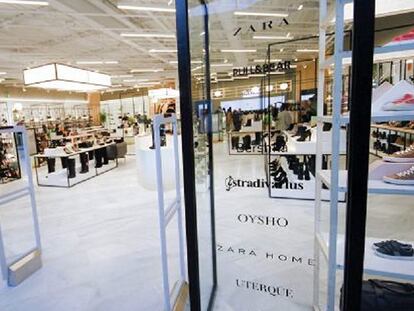 Una gran superficie del grupo Inditex con todas las marcas del grupo.