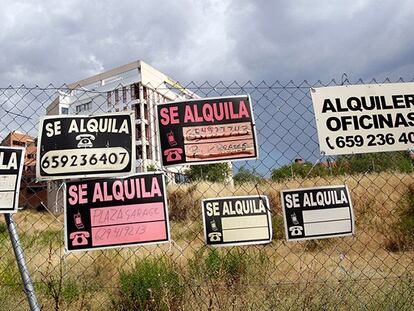 Carteles de anuncios en Madrid.