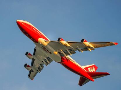 El SuperTanker B747-400, en un vuelo de prueba.
