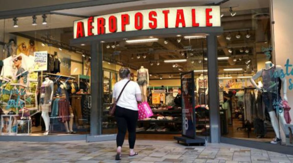 La compra por Internet acaba con las tiendas de marcas juveniles