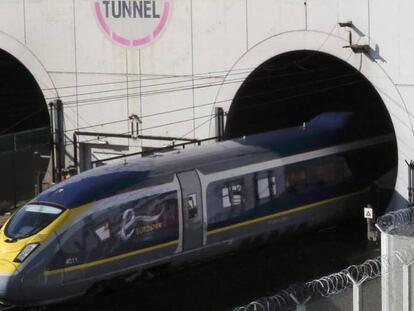 Un tren de Eurostar cruza el Canal de La Mancha.