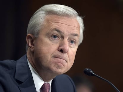 John Stumpf ante el comité bancario del Senado de EE UU.