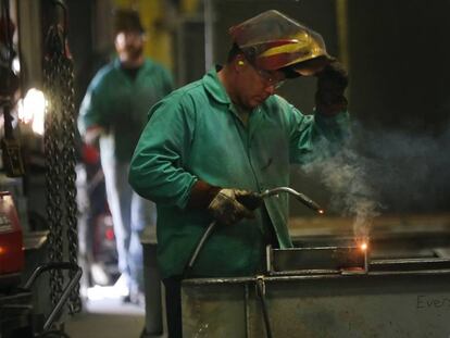Empleado de la compañía Pioneer Pipe, en Ohio.