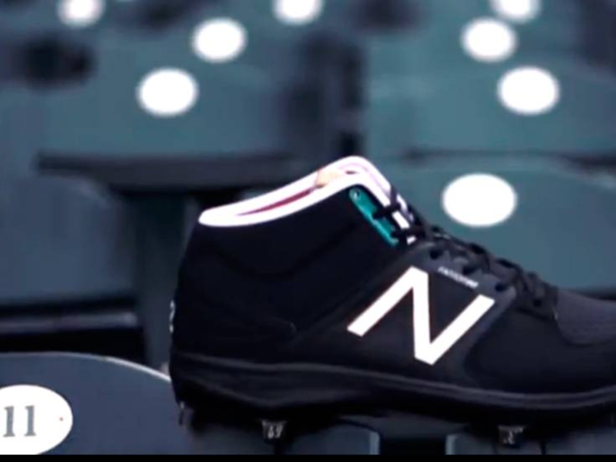 Quemar zapatillas de New Balance, nuevo símbolo de protesta