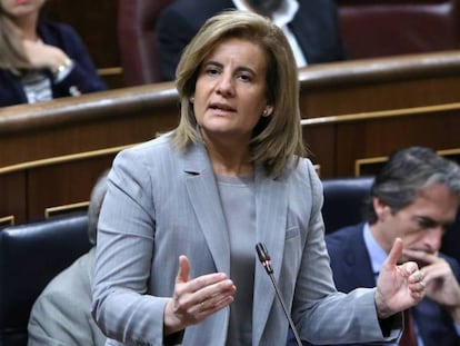 La ministra d'Ocupació, Fátima Báñez, durant el ple de control al Govern al Congrés.