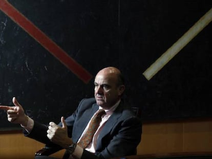 Entrevista con el ministro de Economia Luis de Guindos.