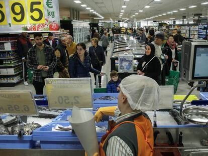 Supermercado de Mercadona en Sagunto (Valencia) con el nuevo modelo de tienda.