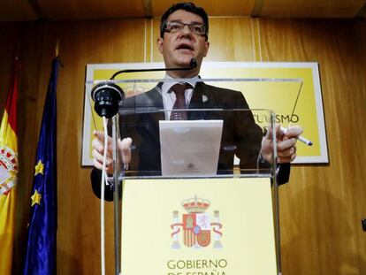 Álvaro Nadal, ministro de Energía, este jueves durante la rueda de prensa.