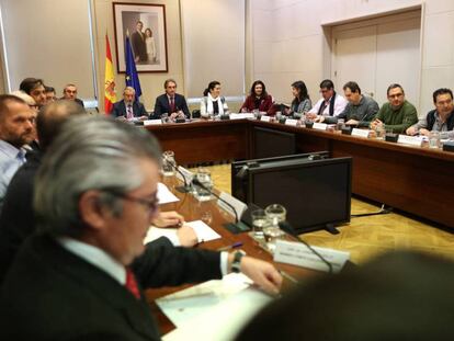 Reunión del ministro de Fomento con los estibadores.