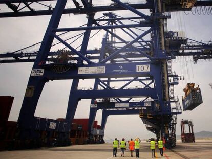 El puerto de algeciras durante la tercera jornada de huelga de estibadores.