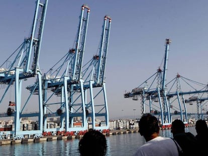 Las grúas paradas de la terminal de Maersk en el Puerto de Algeciras.