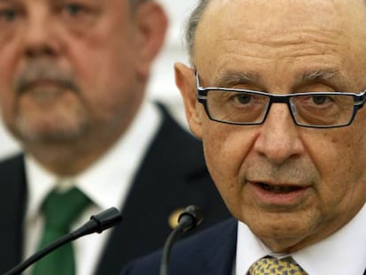 El ministro de Hacienda, Cristóbal Montoro, la semana pasada. En vídeo, declaraciones del secretario de Estado de Hacienda, José Enrique Fernández de Moya.