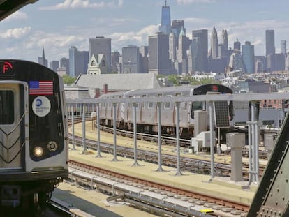 Un convoy del metro de Nueva York en Brooklyn.