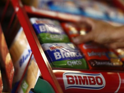 Estante de supermercado con pan de molde Bimbo. En vídeo, el impacto del 'procés' en la economía catalana.