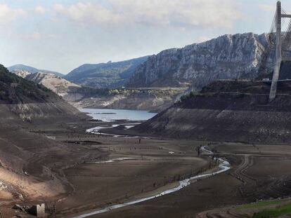 Embalse de Barrios de Luna, en el norte de la provincia de León, el pasado día 31, al 7% de su capacidad.