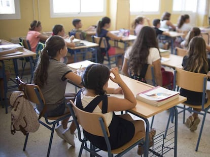 La tasa de abandono escolar mejoró durante los años de la crisis.