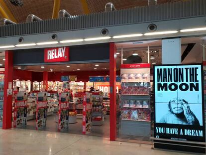 Una tienda de conveniencia en el aeropuerto de Madrid-Barajas