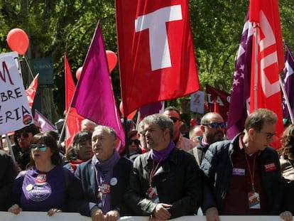 Pepe Álvarez y Unai sordo, en la cabecera de la manifestación del 1 de Mayo en Madrid.