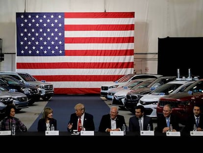 Trump, en marzo, en una reunión con los jefes de la industria automotriz estadounidense. En vídeo: declaraciones de Trump sobre el TLC.