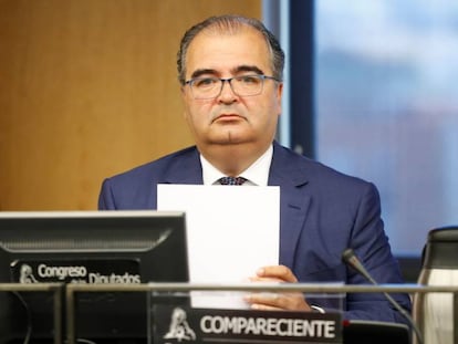 El expresidente del Banco Popular Ángel Ron, en el Congreso para comparecer en la Comisión de Investigación acerca de la crisis financiera en España.