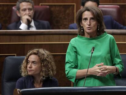 La ministra para la Transición Ecológica, Teresa Ribera, en una sesión de control al Gobierno ULY MARTIN. En vídeo, declaraciones del portavoz de FACUA, Rubén Sánchez. Atlas