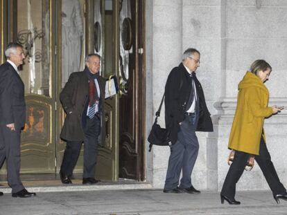 Varios magistrados salen del Supremo el pasado martes, tras decidir sobre el impuesto de las hipotecas.