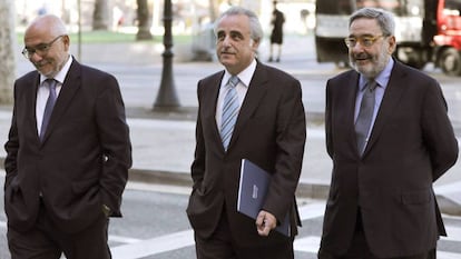 El exdirector de CatalunyaCaixa, Adolf Todó, el abogado Pau Molins y el expresidente Narcís Serra.