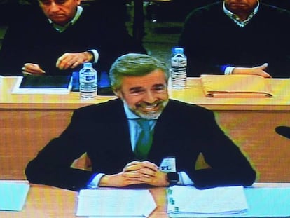 Captura de televisión de la Audiencia Nacional, del exministro del Interior, Ángel Acebes