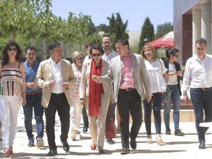 La ministra de Trabajo en funciones, Magdalena Valerio, en un acto electoral de la campaña de las elecciones en Castilla-La Mancha. En vídeo, declaraciones de la ministra.