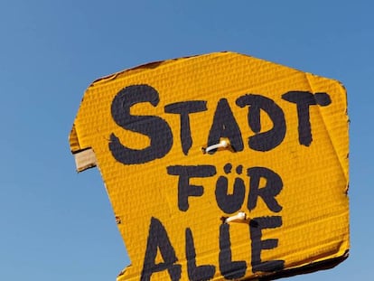Pancarta que reclama una "ciutat per a tothom" en una manifestació a l'abril a Berlín contra la pujada dels lloguers.