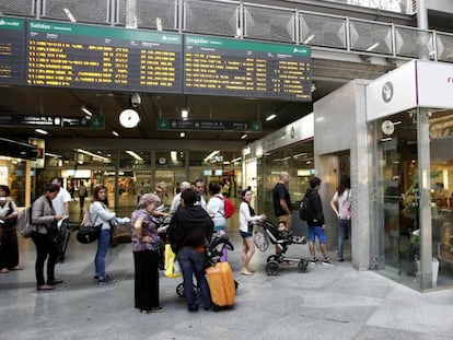 Imagen de la estación de Atocha (Madrid). En vídeo, hoy comienza el primer día de huelga de Renfe