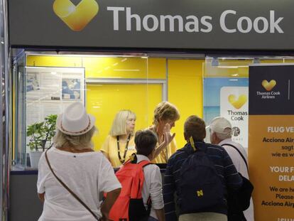 Mostrador de Thomas Cook en Mallorca, el pasado 24 de septiembre. En vídeo, declaraciones de la ministra en funciones Reyes Maroto, este jueves.