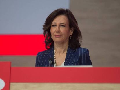 Ana Botín, presidenta del Banco Santander, durante una junta de accionistas. En vídeo, José Antonio Álvarez, CEO del Santander, valora los resultados en un vídeo corporativo de la entidad.