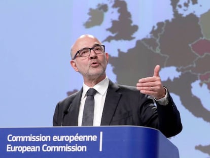Pierre Moscovici, comisario europeo de Asuntos Económicos. Comparecencia conjunta de Moscovici y el vicepresidente de la Comisión Europea, Vladis Dombrovskis, este miércoles en Bruselas.