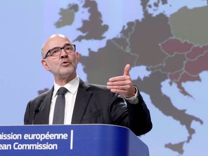 Pierre Moscovici, comisario europeo de Asuntos Económicos. Comparecencia conjunta de Moscovici y el vicepresidente de la Comisión Europea, Vladis Dombrovskis, este miércoles en Bruselas.