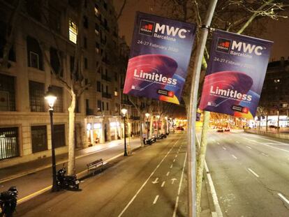 Publicidad del Mobile World Congress en la Gran Vía de Barcelona, este miércoles. NACHO DOCE REUTERS. Vídeo: Atlas