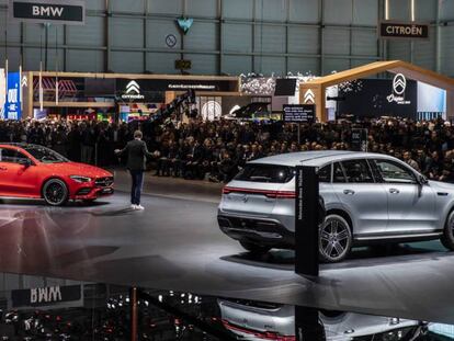 Presentación de Mercedes durante el Salón del Automóvil de 2019. En vídeo, Suiza suspende el Salón Internacional del Automóvil de Ginebra.