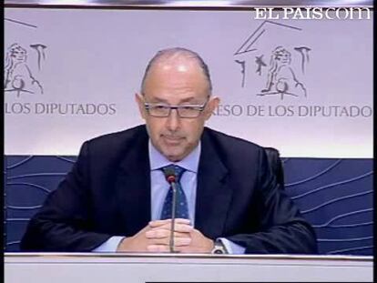 Para Montoro, estos datos confirman que España sufre "la peor crisis de paro de su Historia" y ha exigido l presidente del Gobierno, José Luis Rodríguez Zapatero, que "pida perdón" por el "drama social" que están provocando.