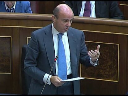 Guindos acusa a Almunia de ser el único que habla de incertidumbre sobre España