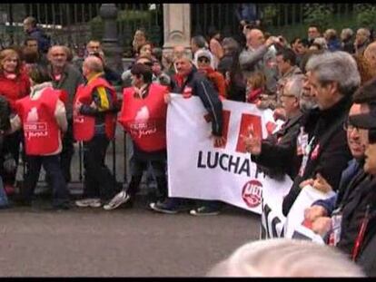 Decenas de miles de personas gritan contra el paro y los recortes