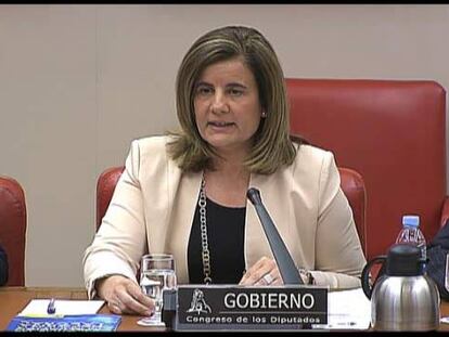 Báñez anuncia que el Gobierno reducirá los modelos de contratación a cinco