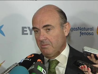 Industria advierte a las eléctricas de que frenará el trasvase del déficit a sus precios