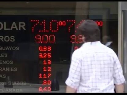 El peso argentino se derrumba