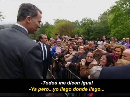 Felipe VI responde a una mujer que pedía trabajo para los jóvenes: “Yo llego donde llego”