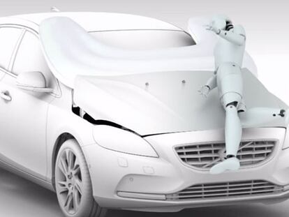 Volvo crea el primer coche del mundo con airbag para peatones