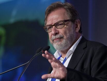 Conferencia de Juan Luis Cebrián