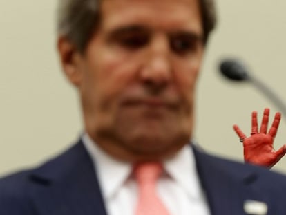 Protestas contra la guerra ante Kerry