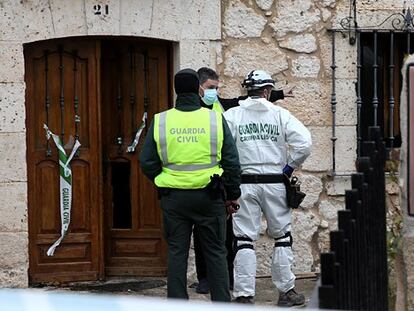 La Guardia Civil en la casa rural.