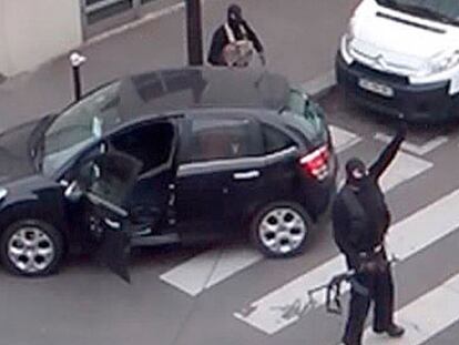 Així va ser la fugida dels germans Kouachi després d’atacar la revista ‘Charlie Hebdo’