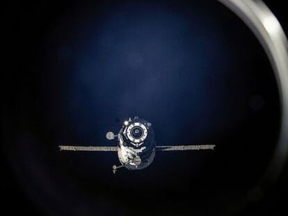 Foto: Una nave de carga rusa Progress separándose de la Estación Espacial Internacional (ISS) en julio de 2013.